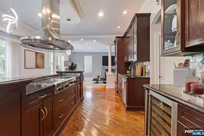 47 Mountainwood Court, Totowa, NJ 07512 - Photo 12