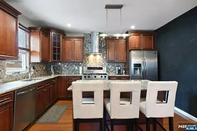 520 Prospect Place, Lyndhurst Township, NJ 07071 - Photo 6