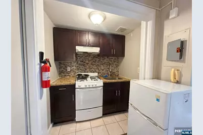 3021 Edwin 2H #2H, Fort Lee, NJ 07024 - Photo 4