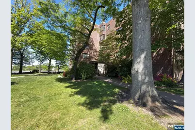 3021 Edwin 2H #2H, Fort Lee, NJ 07024 - Photo 8