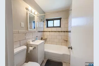 3021 Edwin 2H #2H, Fort Lee, NJ 07024 - Photo 6