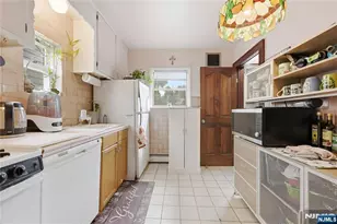 161 South Pkwy, Clifton, NJ 07014 - Photo 6