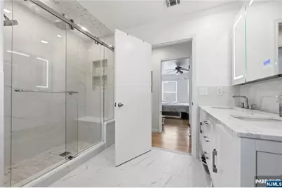 161 South Parkway, Clifton, NJ 07014 - Photo 18