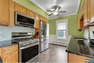 160 Clinton Avenue, Hillsdale, NJ 07642 - Photo 20
