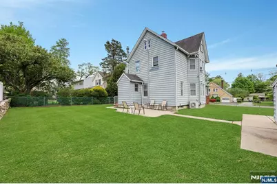 160 Clinton Avenue, Hillsdale, NJ 07642 - Photo 42
