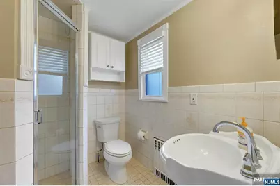 160 Clinton Avenue, Hillsdale, NJ 07642 - Photo 22