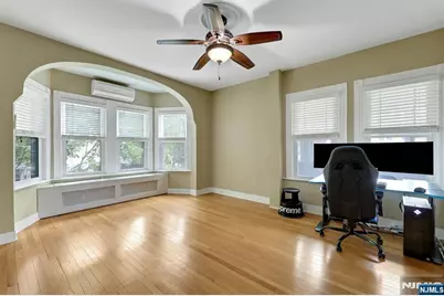 160 Clinton Avenue, Hillsdale, NJ 07642 - Photo 10