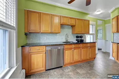 160 Clinton Avenue, Hillsdale, NJ 07642 - Photo 16