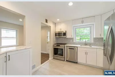 99 Morningside Road, Paramus, NJ 07652 - Photo 4