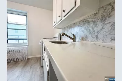 2205 N Central Road 4 D #4 D, Fort Lee, NJ 07024 - Photo 10