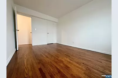 2205 N Central Road 4 D #4 D, Fort Lee, NJ 07024 - Photo 30