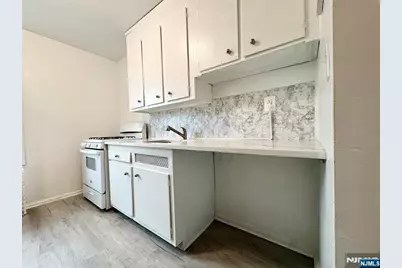 2205 N Central Road 4 D #4 D, Fort Lee, NJ 07024 - Photo 10