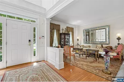 122 White Pine Court, Paramus, NJ 07652 - Photo 10