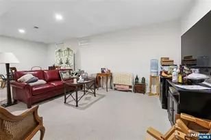 122 White Pine Ct, Paramus, NJ 07652 - Photo 38