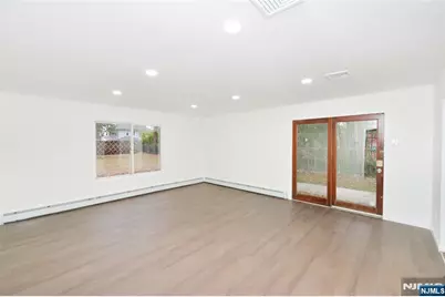 60 Poplar Avenue, Hackensack, NJ 07601 - Photo 6