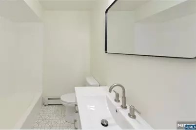60 Poplar Avenue, Hackensack, NJ 07601 - Photo 12