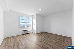 520 Cliff Street 423, Fairview, NJ 07022 - Photo 8