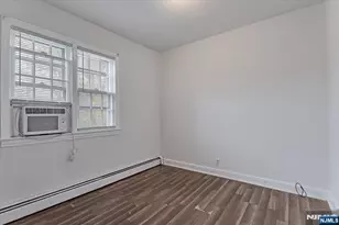 140 Palsa Ave, Elmwood Park, NJ 07407 - Photo 8