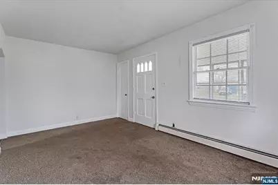 140 Palsa Avenue, Elmwood Park, NJ 07407 - Photo 4