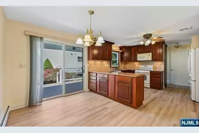 5 Skie Drive, Paramus, NJ 07652 - Photo 4