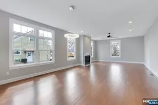 582 Green Valley Rd, Paramus, NJ 07652 - Photo 8
