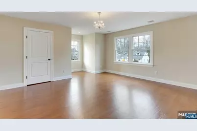 582 Green Valley Road, Paramus, NJ 07652 - Photo 18