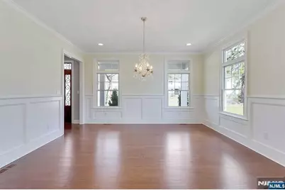 582 Green Valley Road, Paramus, NJ 07652 - Photo 4