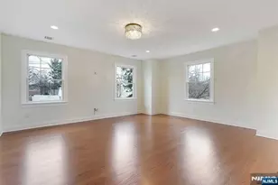 582 Green Valley Rd, Paramus, NJ 07652 - Photo 12