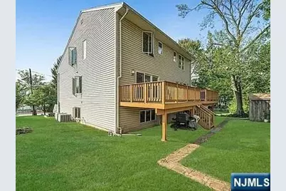 5 Roosevelt Avenue B #B, Bergenfield, NJ 07621 - Photo 6