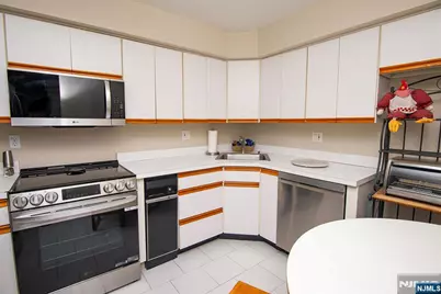 507 Windsor Drive 107 #107, Palisades Park, NJ 07650 - Photo 8