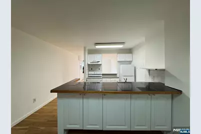 333 Grand Avenue 2R #2R, Palisades Park, NJ 07650 - Photo 4