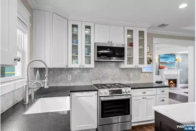 159 Hampton Place, Ridgewood, NJ 07450 - Photo 24