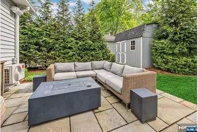 159 Hampton Place, Ridgewood, NJ 07450 - Photo 4