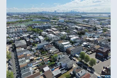 88 Komorn, Newark, NJ 07105 - Photo 10