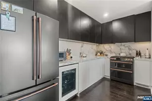 226 The Promenade, Edgewater, NJ 07020 - Photo 4
