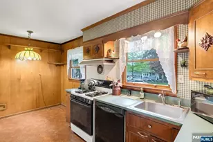 335 Bradley Ave, Northvale, NJ 07647 - Photo 12