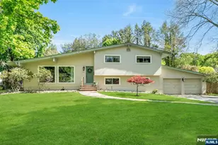 60 Oak St, Harrington Park, NJ 07640 - Photo 2