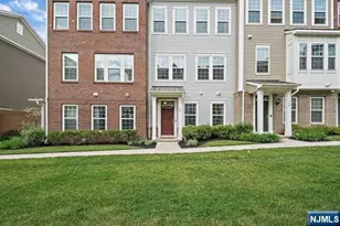 106 Truman Dr, Wood Ridge, NJ 07075 - Photo 2