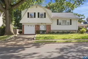 92 Van Buskirk Rd, Teaneck Township, NJ 07666 - Photo 1