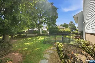 92 Van Buskirk Rd, Teaneck Township, NJ 07666 - Photo 6