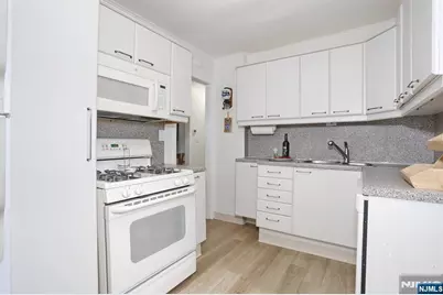 27-20 Kipp, Fair Lawn, NJ 07410 - Photo 10