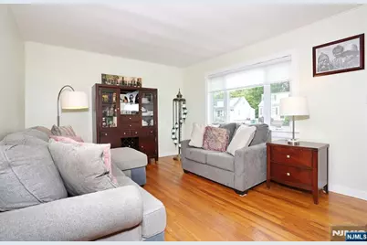 27-20 Kipp, Fair Lawn, NJ 07410 - Photo 4