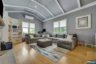 917 E Lawn Dr, Teaneck Township, NJ 07666 - Photo 8