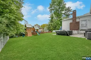 917 E Lawn Dr, Teaneck Township, NJ 07666 - Photo 22