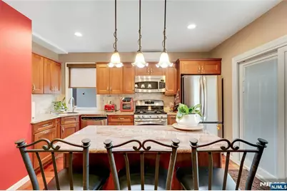 1130 Edgewood Lane, Fort Lee, NJ 07024 - Photo 12
