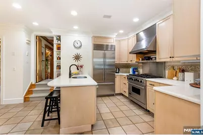 132 Christopher, Montclair, NJ 07042 - Photo 24