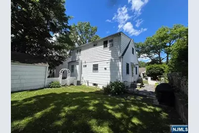 380 Chesterfield Street, Ridgewood, NJ 07450 - Photo 2