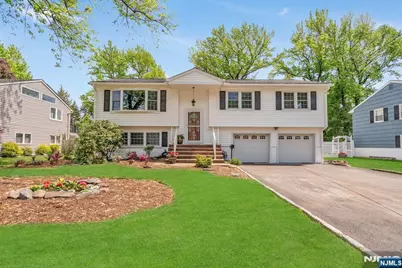 98 Vassar Drive, Paramus, NJ 07652 - Photo 4