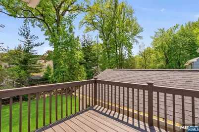 98 Vassar Drive, Paramus, NJ 07652 - Photo 12