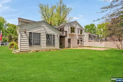 98 Vassar Drive, Paramus, NJ 07652 - Photo 32